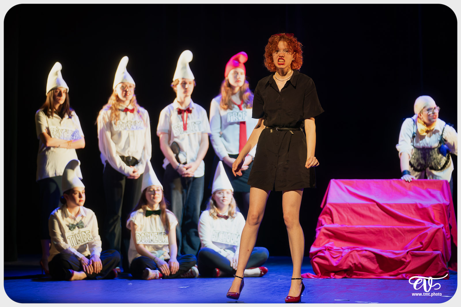 BLANCHE-NEIGE FOUTUE FORET